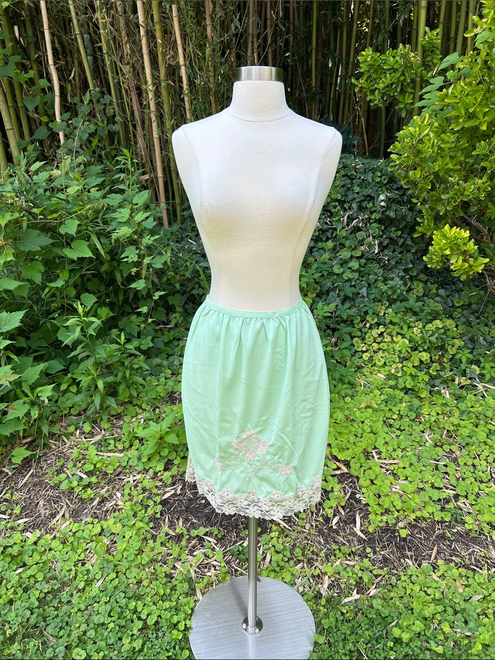 Deadstock Vintage 1950s/60s Faye Carol Mint Nylon Lace Half Slip Large